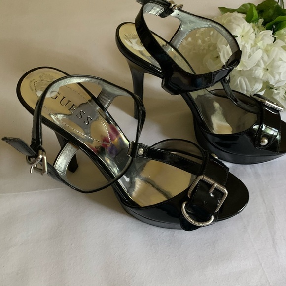 NWOT ~ GUESS Black Patent Heels - Picture 5 of 16